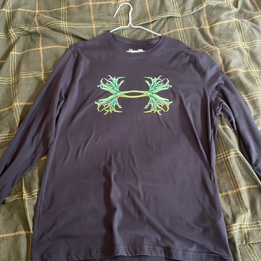 Under armor long sleeve tee